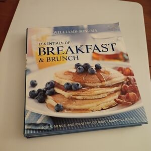 Williams Sonoma Essentials of Breakfast & Brunch - Blue and White